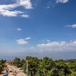 Aris Villa